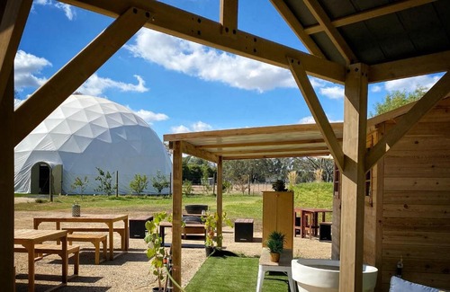 Benalla West Hotel | Little Farm of Calm