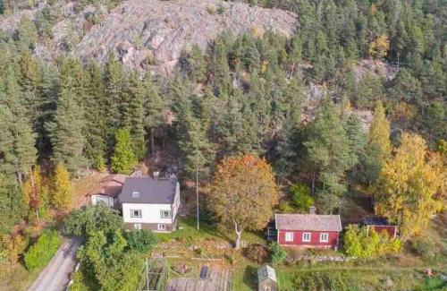 Pohja House | Little Guesthouse Cabin, Once Home to Lotta Svärd