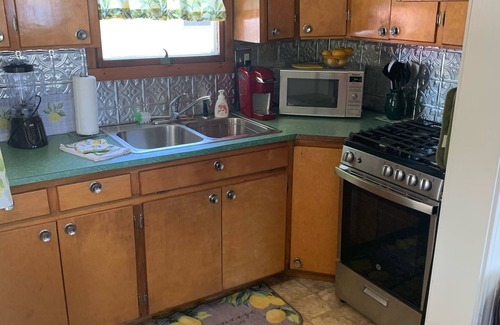 Lakeside House | Little House on the Lake Great place, great price!