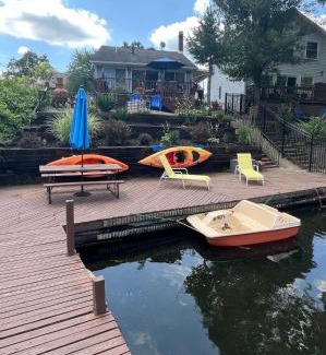 Portage Lakes House | Little Lakefront Getaway on Portage Lakes
