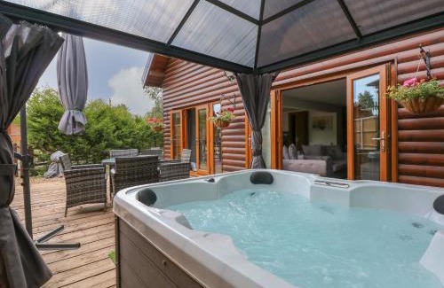 Pentney House | Little Lodge