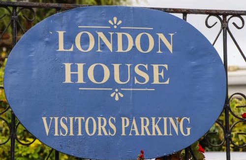 Ninfield House | Little London
