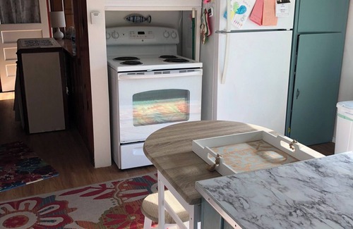 Long Lake Cottage | Little Long Lake lakefront cottage with its own beach and private drive.