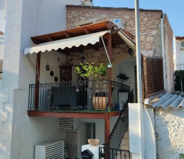 Vamos Apartment | Little Lotus Apartment