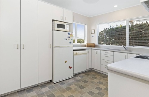 Manly House | Little Manly Cottage - Manly Holiday Home