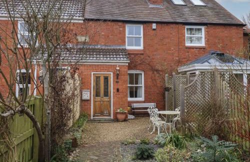 Upton St. Leonards House | Little Noo