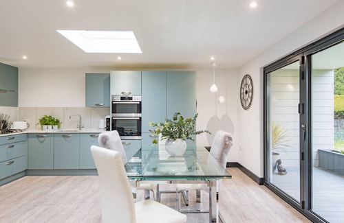 Maidstone Cottage | Little Seven Oaks by Bloom Stays - sleeps 2 guests in 1 bedroom