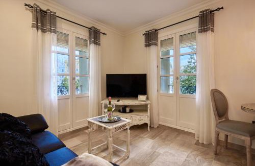 Old Town Apartment | Little Sopranis Little Apartments