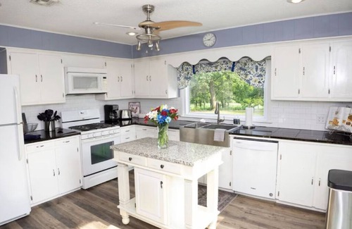 Pineville Other | Little Sugar Farmhouse. an Idyllic Creekside retreat on a heritage farm