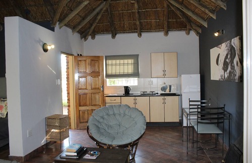 Hartbeespoort Cottage | Little Swift Chalets