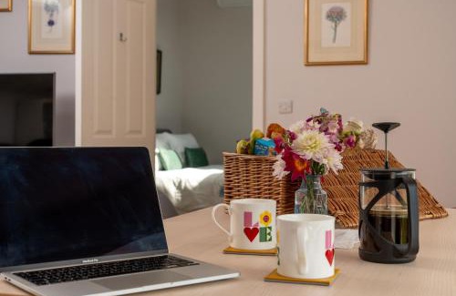 Alderbury Apartment | Little Willow Bank - 1 bed luxury apartment between Salisbury and The New Forest
