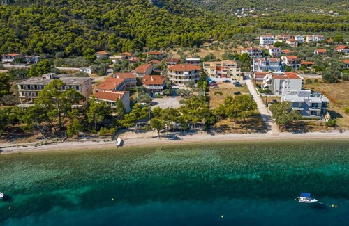 Kato Almiri Apartment | LIVAS Almyri seafront flat