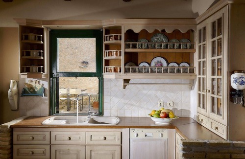 Dhafnes Villa | Live like an 18th century local lord. Experience traditional Cretan local life .