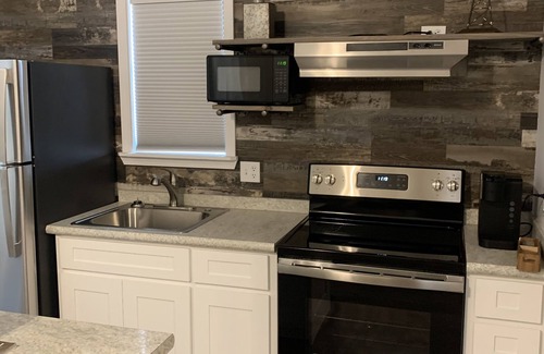 Reidsville Apartment | "Live Oak" Cottage Reidsville Georgia