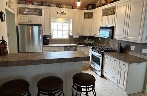 Lubbers Quarters Cay House | Live the Bahama Life with your own private dock, and sparkling pool