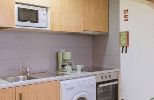 Coimbra City Centre Apartment | Living Coimbra Corpo de Deus, Two-Bedroom Apartment, AC, WIFI,