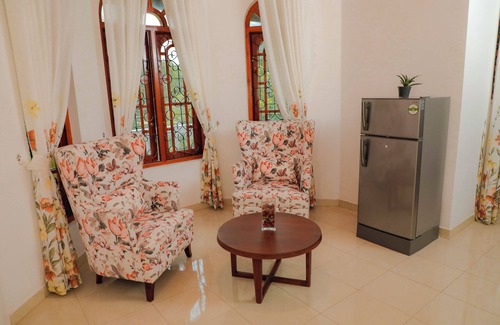 Udapalatha Villa | Liyara Villas is located near the Ambuluwawa mountain, a popular tourist spot.