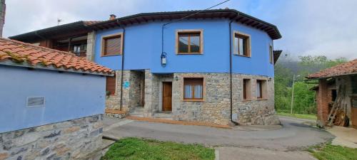Mestas House | Llanes-Llumedian