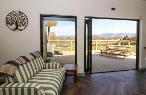 Llanddewi Ystradenny House | Llety Cariad