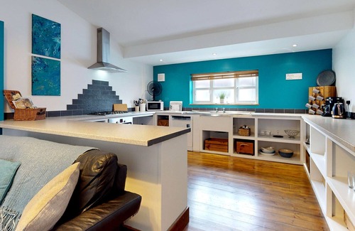 Brynrefail Cottage | Llety'r Adar - Four Bedroom Cottage, Sleeps 10
