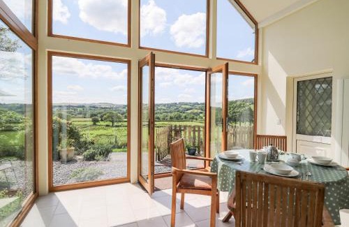 Llanwrda House | Llety'r Wennol
