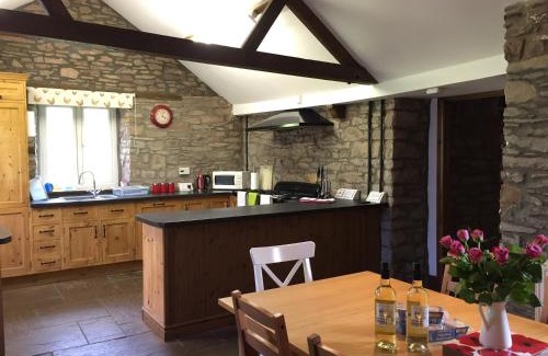 Brecon House | Llwyn Llwyd Cottage