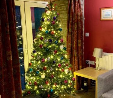Brecon House | Llwyn Llwyd Cottage