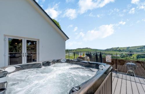 Llansawel House | Llwynblyfyn