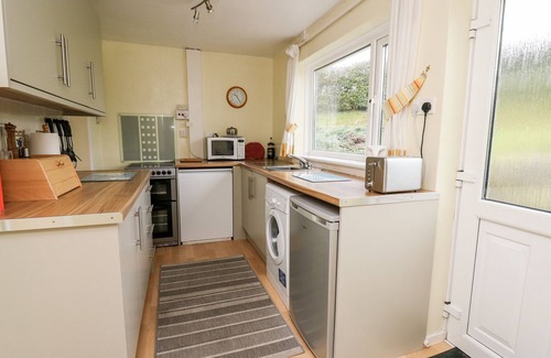 Capel Bangor Cottage | LLWYNON, pet friendly, character holiday cottage in Aberystwyth