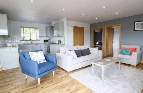 Bethania Cottage | Llyn Cae Ty Nant Fishery Holiday Let