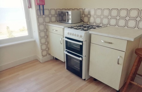 Penmaenmawr Cottage | LLYS MADOC, THE TOP FLAT, character holiday cottage in Penmaenmawr