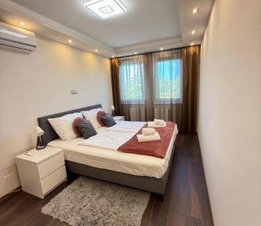 Kecskemet Apartment | Local-Lux Apartman 3 szoba, privát parkoló