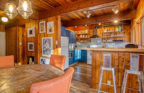 East Kootenay Cabin | Located Across The Road From The Upper Village!