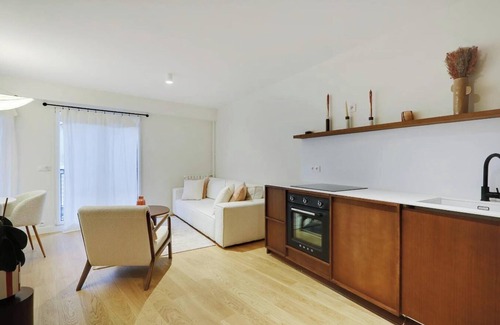 Quartier de l'Ecole-Militaire Apartment | LOCATED BETWEEN INVALIDES AND SAINT-GERMAIN-DES-PRÉS - RUE DE SÈVRES – 2 BEDROOM