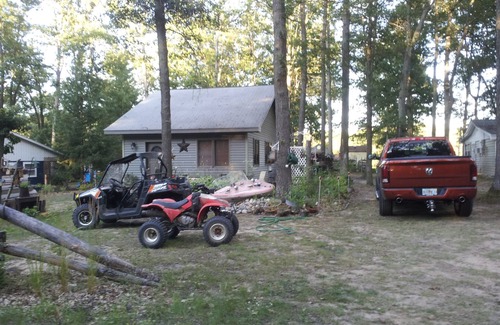 Harrison Cabin | ! Located in Cranberry lake, Harrison Mich. Beautiful Cabin getaway,! 🏚