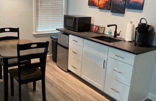 Lexington Cottage | Located in the heart of Lexington Historic District