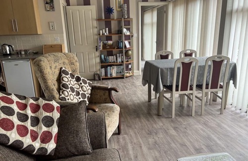 Hanley Swan House | Located in the lovely village of Hanley Swan where you can escape to the country