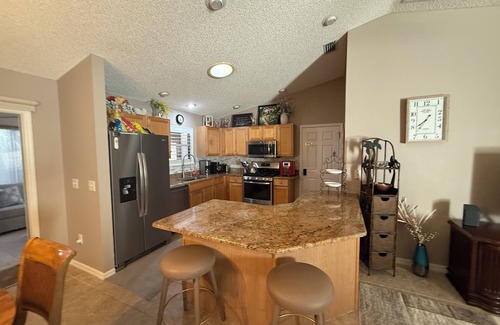Duval House | LOCATION! 2B2B House, The Villages, FL. Sleeps 6. Minutes Sumter & BRWD Squares