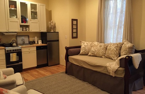 Stanton Park Apartment | Location, Beauty & Free Parking On Capitol Hill!