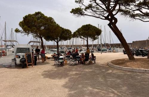 Antibes City Centre Boat Rental | Location cote d azur