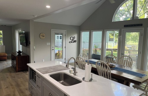 Bracey House | Location-Location-Location and Pet Friendly