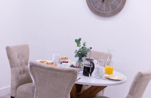 Luton Apartment | Location Location Luton