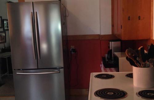 Old Bend Cottage | LOCATION: quiet and central! Cottage In The Heart Of Historic Downtown Bend!