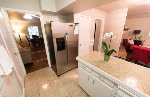 Northeast Dallas House | Location! Tastefully Updated 2-2 Lakewood Duplex, 1/2 mile to White Rock Lake