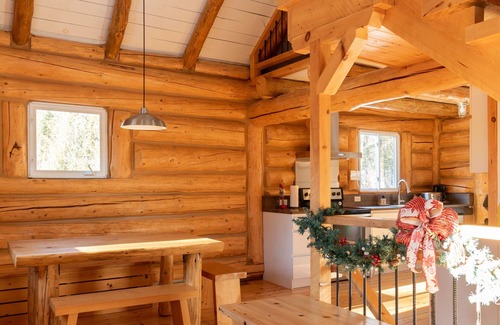 St-Adolphe-d'Howard Ski Chalet | Locations du Sommet - Le Log Home