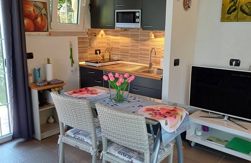 Ovest Apartment | Locazione turistica - monolocale su giardino