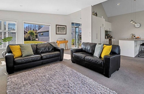Kinloch House | Loch Haven - Lake, Golf, Hike & Bike