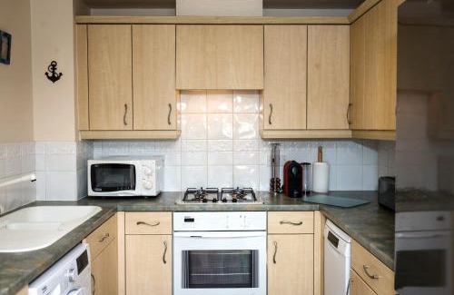 Eastbourne Apartment | Lock & Quay - waterfront oasis