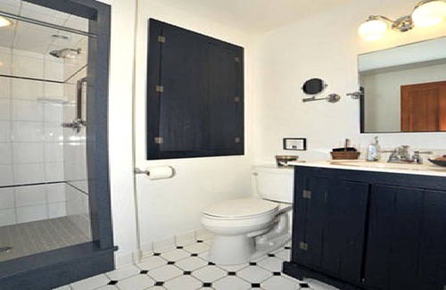 Ellwood City Cabin | Lodge ∙ 1 bedroom ∙ 3 guests