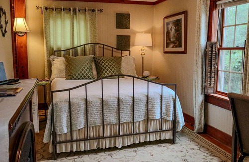 Logan Cabin | Lodge ∙ 1 bedroom ∙ 2 guests